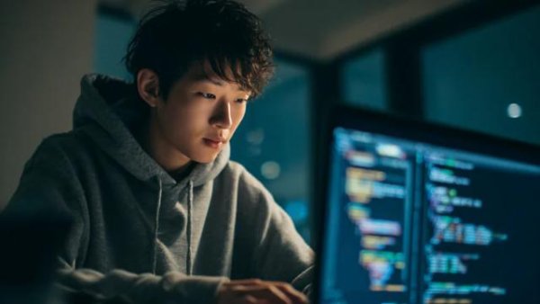 实盘配资平台查询 20多岁的年轻人，怎样在AI时代生存？